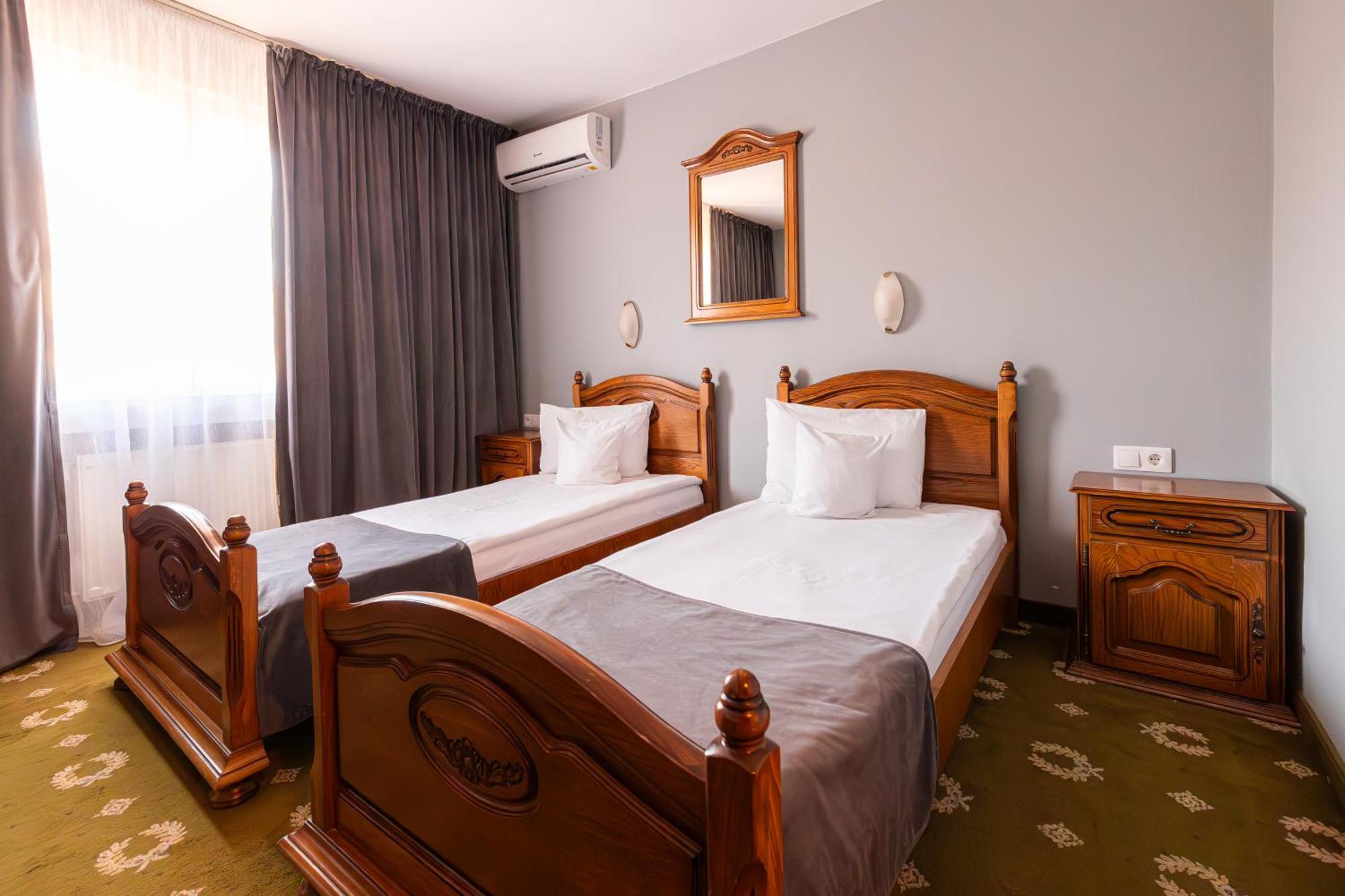 Hotel Brilliant Meses Zalău Exteriér fotografie