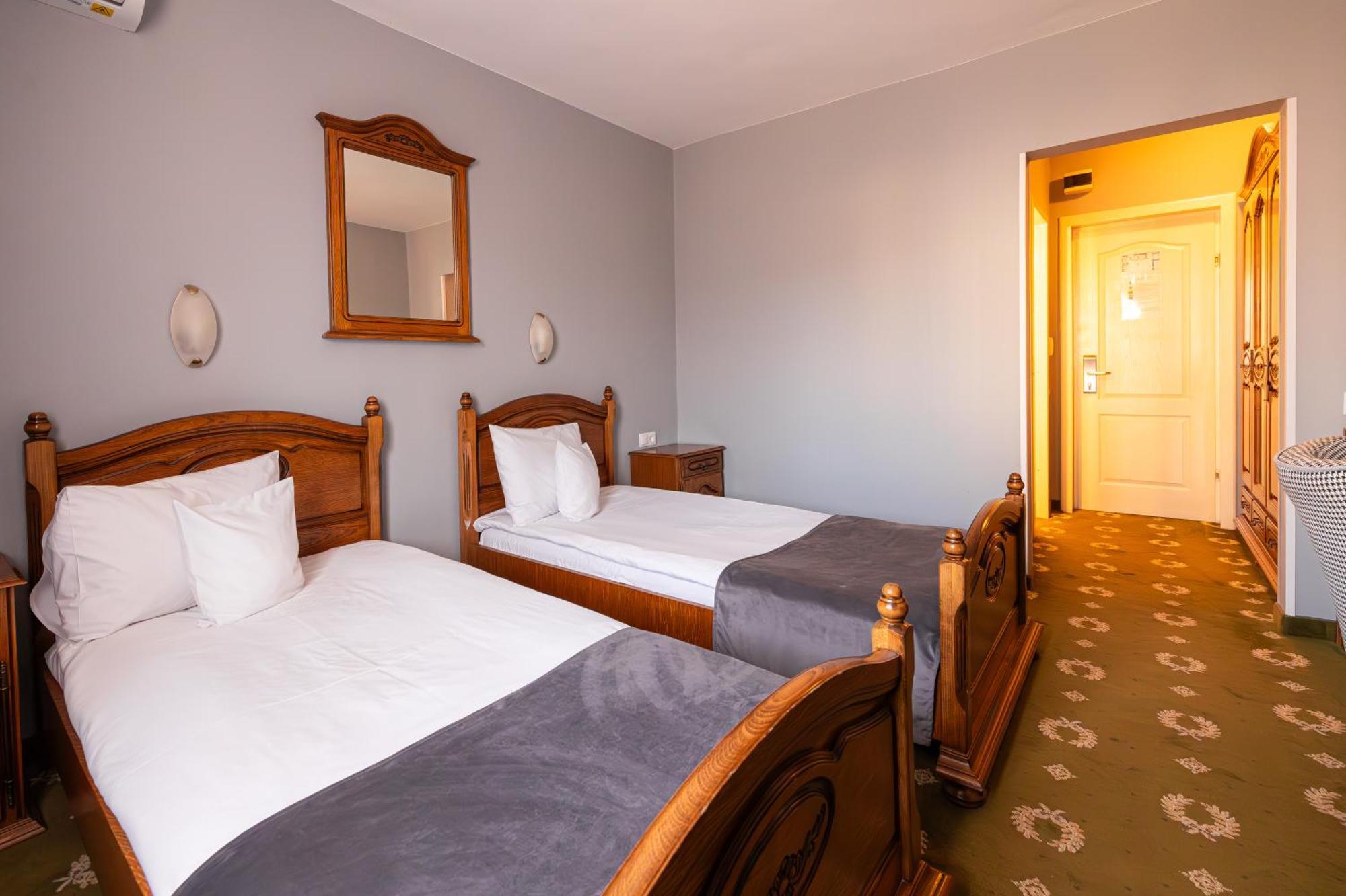 Hotel Brilliant Meses Zalău Exteriér fotografie