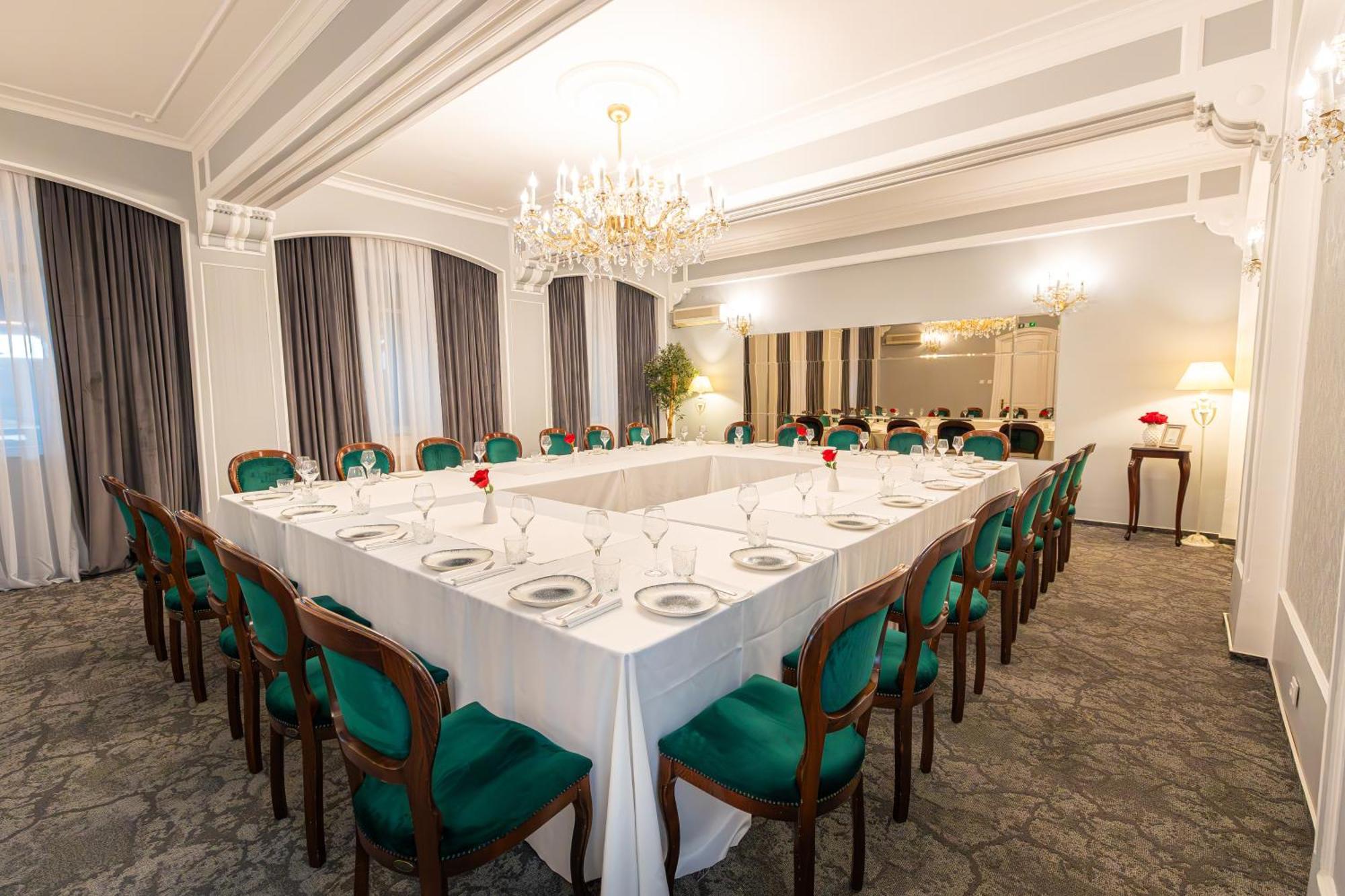Hotel Brilliant Meses Zalău Exteriér fotografie