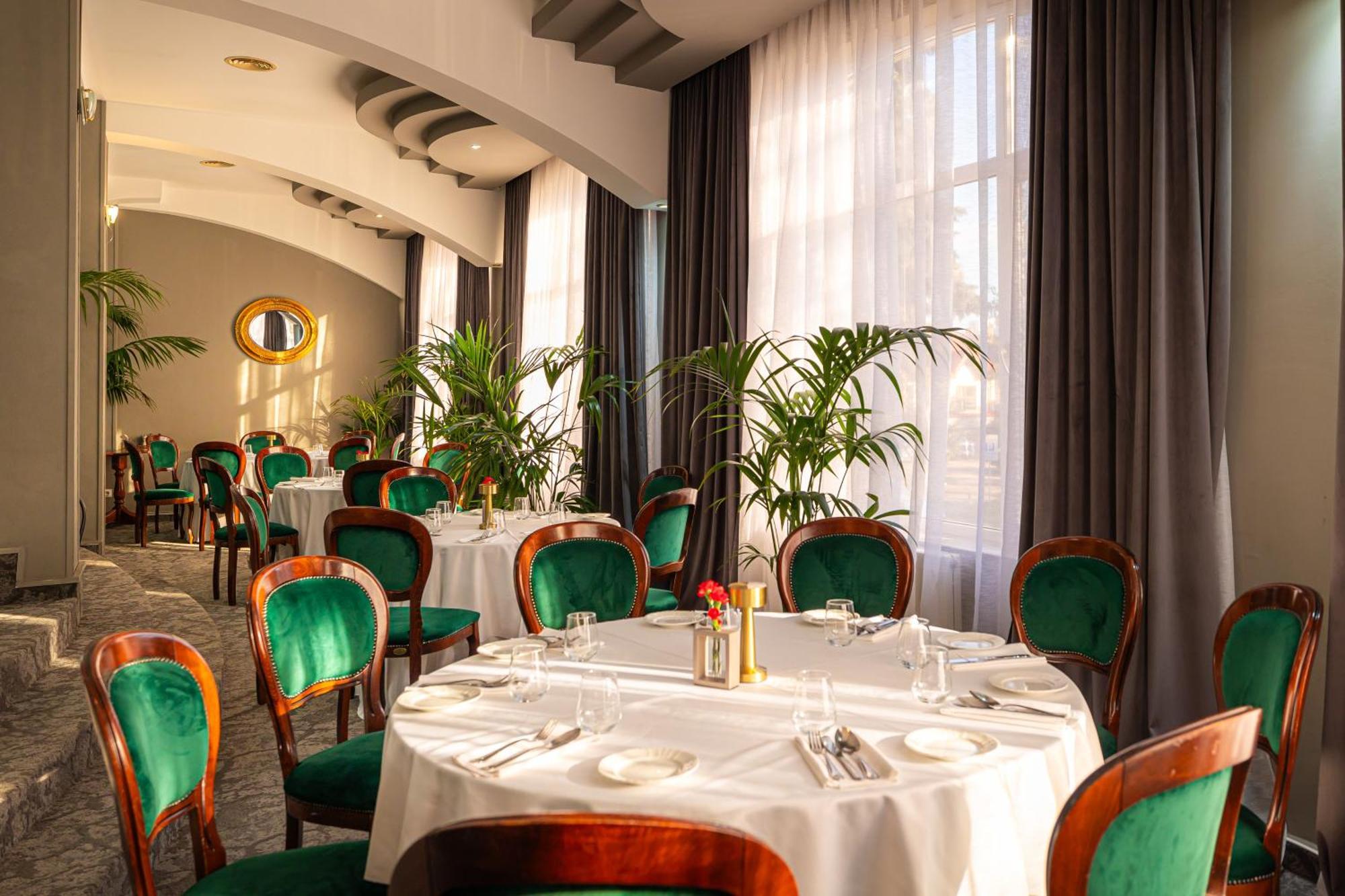 Hotel Brilliant Meses Zalău Exteriér fotografie
