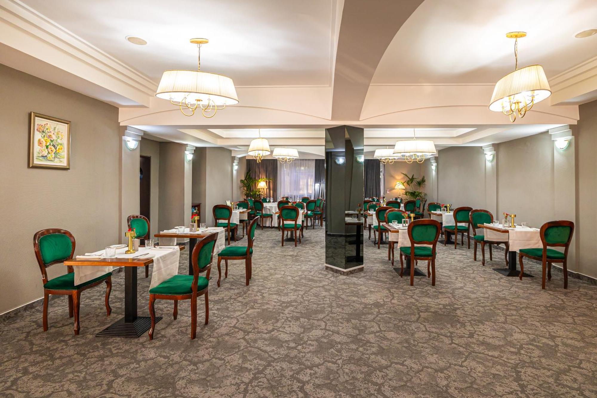 Hotel Brilliant Meses Zalău Exteriér fotografie