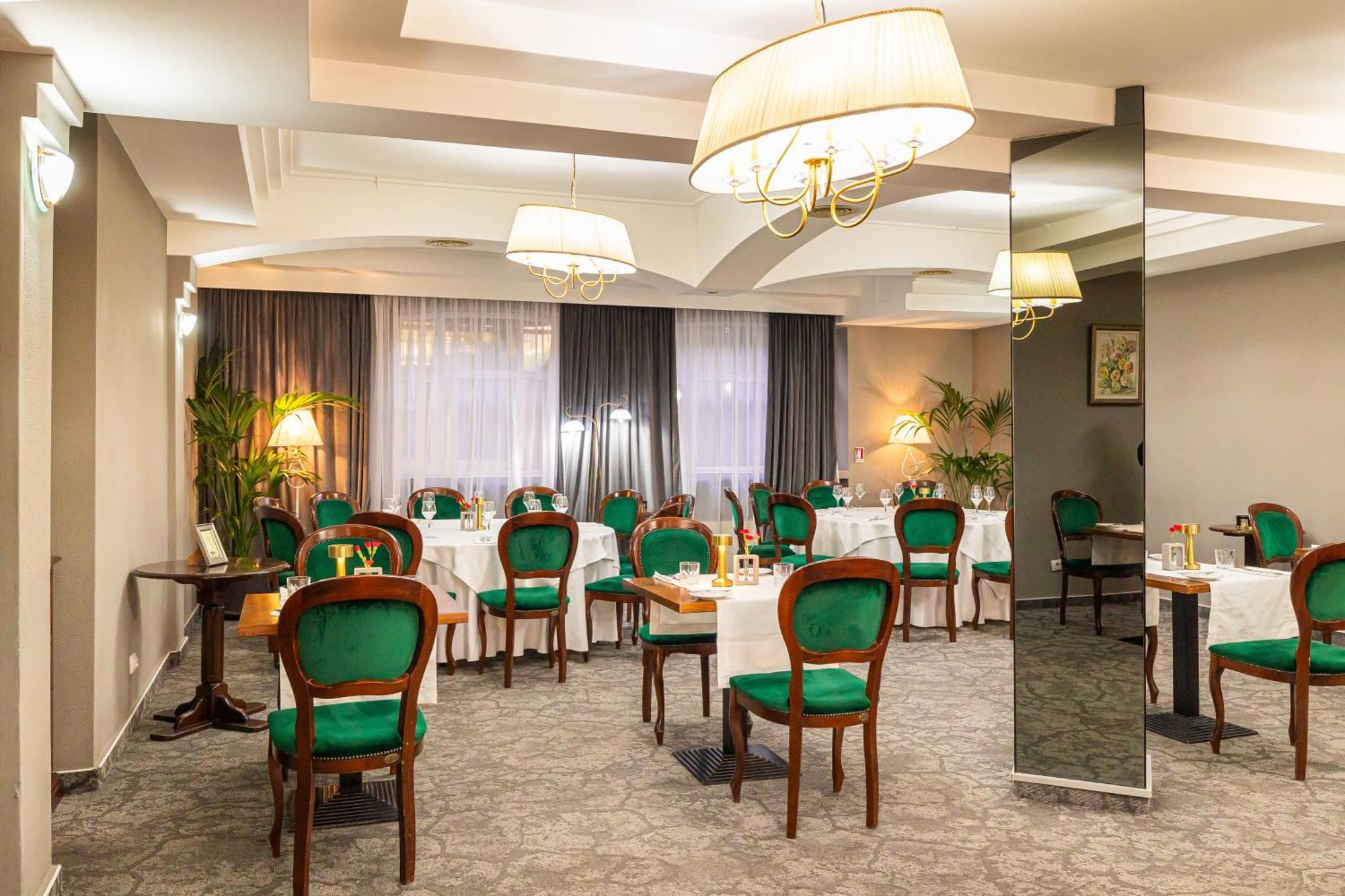 Hotel Brilliant Meses Zalău Exteriér fotografie