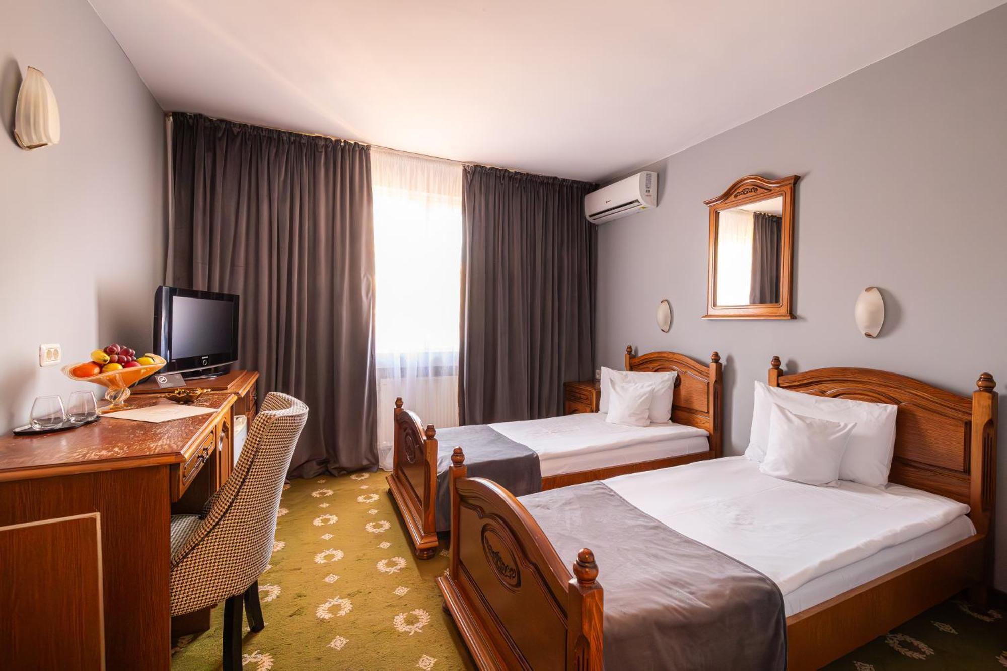 Hotel Brilliant Meses Zalău Exteriér fotografie