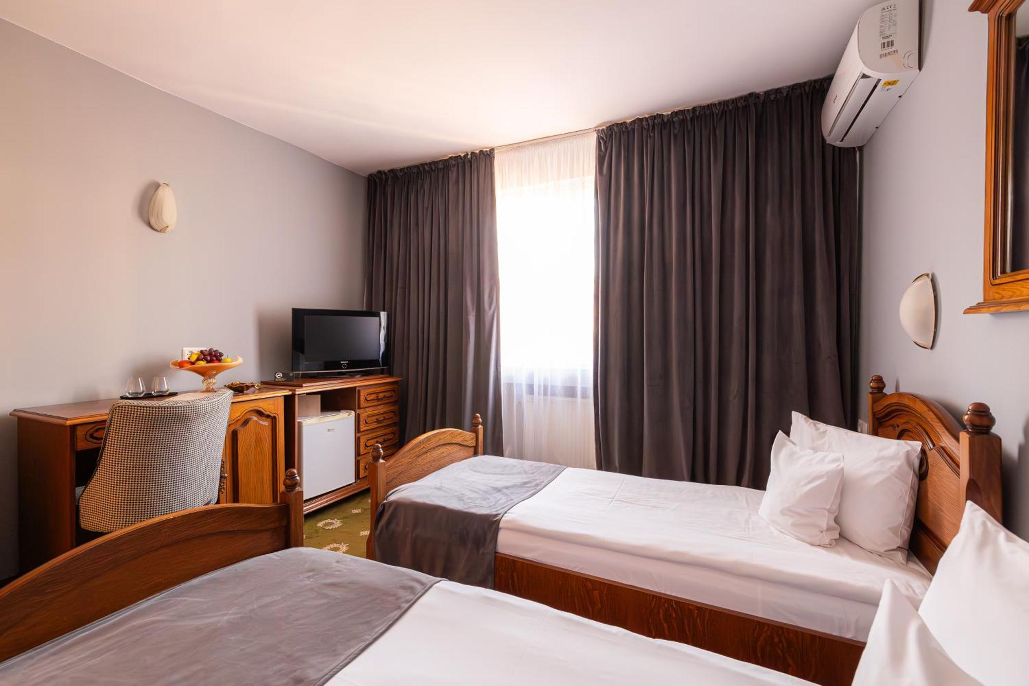 Hotel Brilliant Meses Zalău Exteriér fotografie