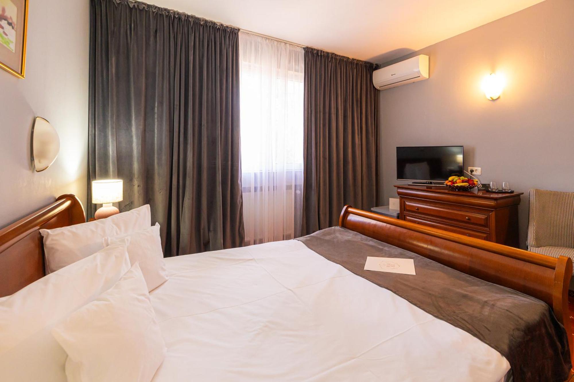 Hotel Brilliant Meses Zalău Exteriér fotografie